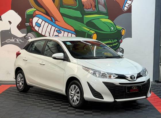 TOYOTA YARIS 1.5 16V FLEX SEDAN XL LIVE MULTIDRIVE TOYOTA YARIS 1.5 16V FLEX SEDAN XL LIVE MULTIDRIVE